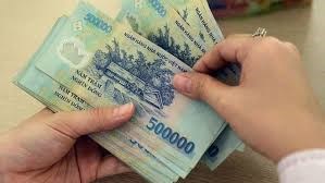 Bonus, rewards given to employees in Vietnam 